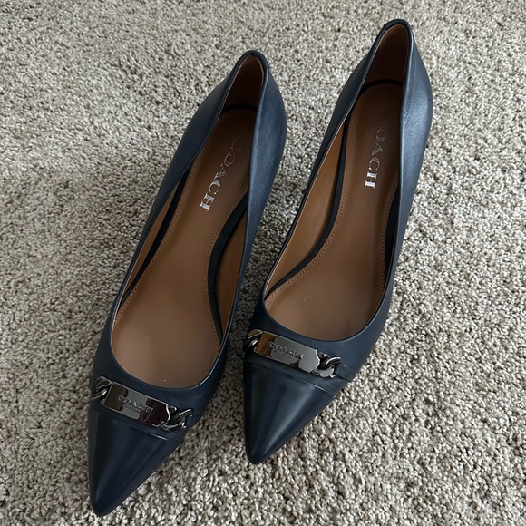 Navy Coach Bowery Pointed Heel, size 9.5 - Picture 1 of 4